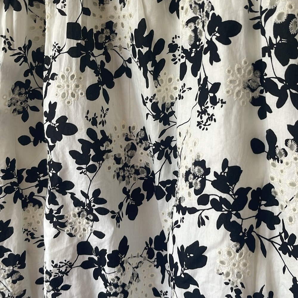 En Saison Black and White Floral Maxi Dress - Picture 3 of 8